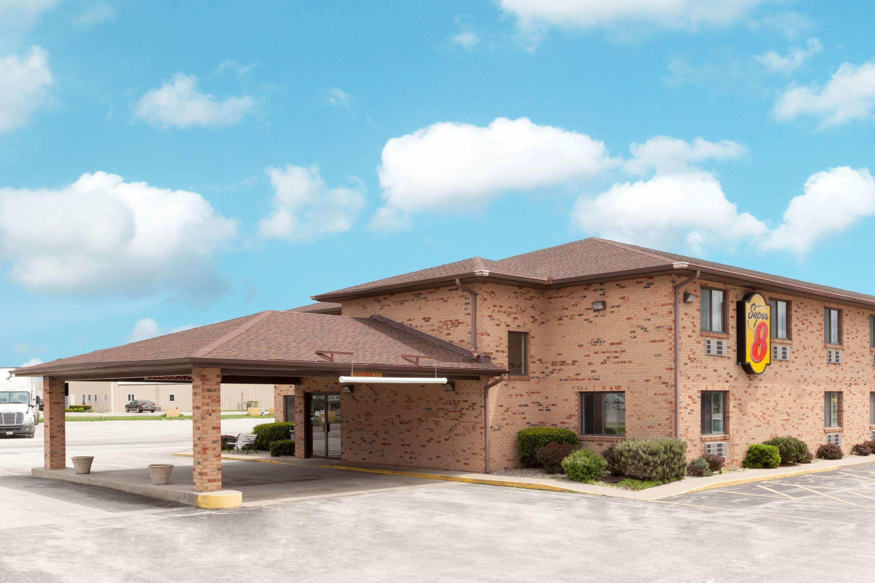 Super 8 By Wyndham Gilman Exterior foto