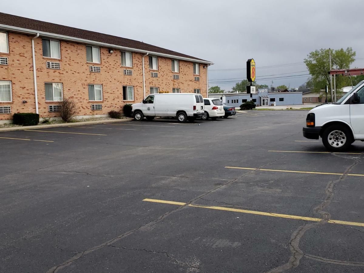 Super 8 By Wyndham Gilman Exterior foto